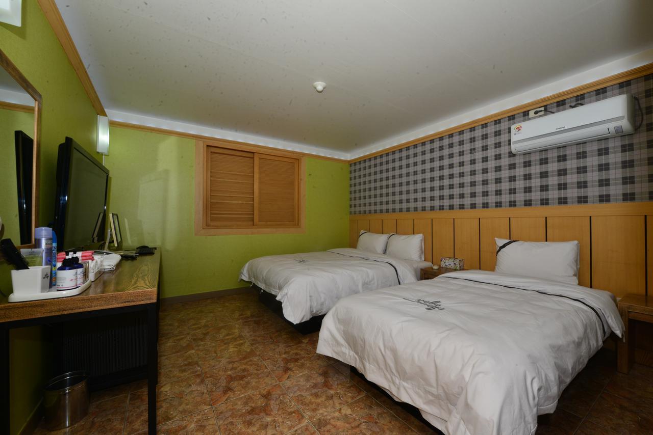 Daegu Yellow Motel Bagian luar foto